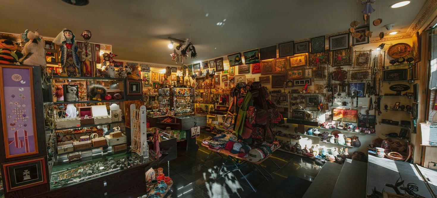 Newgrowoptions Charming Gift Shop Interior